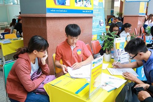 đại học hutech tuyển sinh