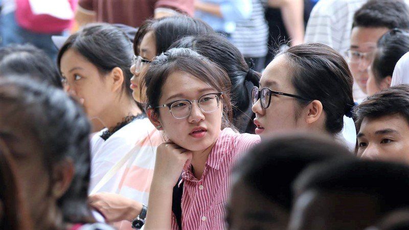 Bộ Giáo dục nói gì khi điểm chuẩn cao kỷ lục - Ảnh 2