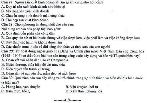 Đề thi môn năng khiếu báo chí 