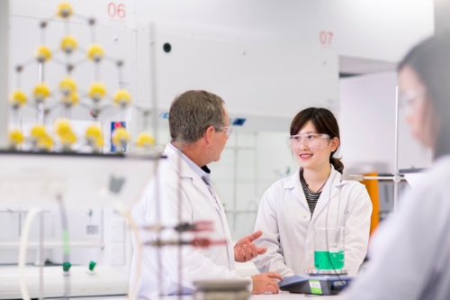 Các trường đại học New Zealand có cơ sở vật chất hiện đại, môi trường học tập cởi mở, giúp sinh viên phát huy tư duy sáng tạo và khả năng nghiên cứu độc lập.