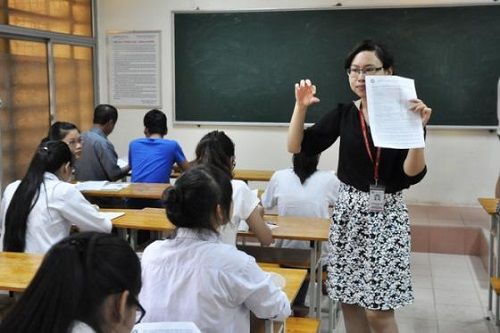 Nhiều giảng viên ăn, ngủ tại điểm thi hoặc nhà dân