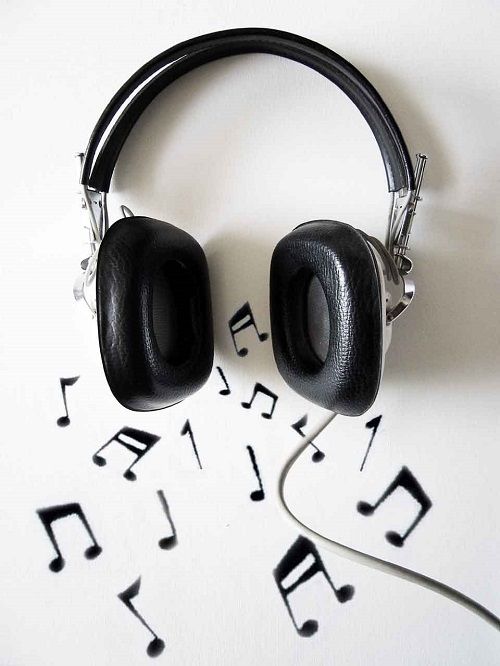 luyện nghe bằng âm nhạc