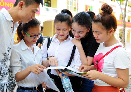 Ngưỡng điểm nhận hồ sơ khác với mức điểm trúng tuyển đại học
