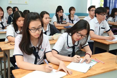 Sĩ tử Sài Gòn ráo riết ôn tập cho kỳ thi THPT quốc gia