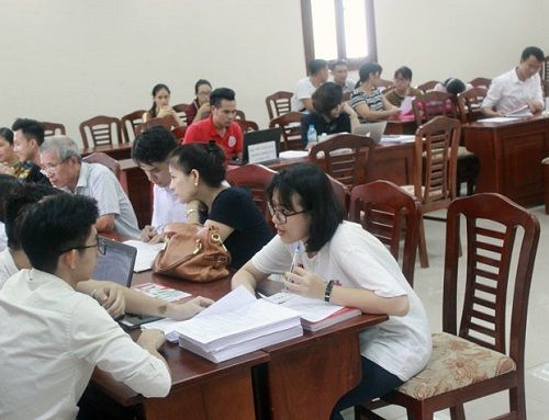 Một số hình ảnh thí sinh đến trường làm thủ tục nhập học những ngày đầu tiên