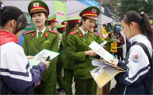 Tỉ lệ chọi ngành quân đội tăng cao - Ảnh 2