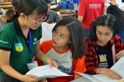 Những tình huống dở khóc dở cười của đợt đăng ký xét tuyển đại học