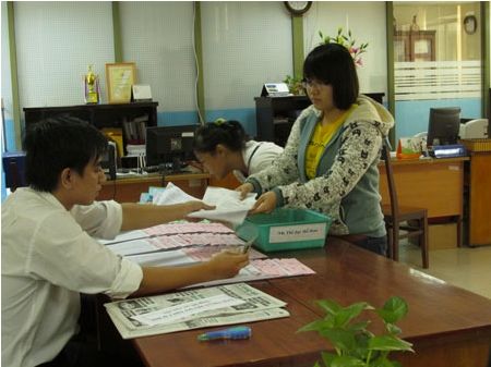 Thí sinh tự do nộp hồ sơ đăng ký dự thi ĐH-CĐ tại điểm nhận hồ sơ của Sở GD-ĐT TPHCM. Thí sinh tự do nộp hồ sơ đăng ký dự thi ĐH-CĐ tại điểm nhận hồ sơ của Sở GD-ĐT TPHCM.