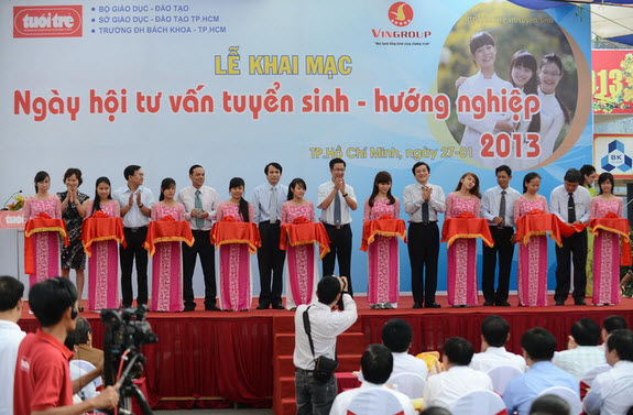 Tường thuật tư vấn tuyển sinh và hướng nghiệp 2013 Báo Tuổi Trẻ
