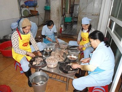 bua_an_cho_tre_ban_tru