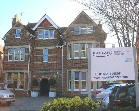 Kaplan trao học bổng lên tới 5.000 bảng Kaplan trao học bổng lên tới 5.000 bảng