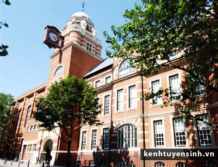 daị hoc quoc te City University London, dai hoc kinh te quoc te, du hoc sinh, hoc dai hoc, truong hoc than thien