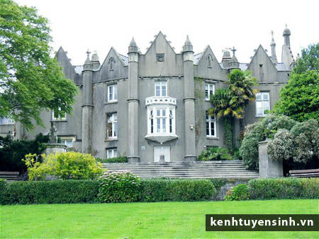 Cao dang quoc te Wales Swansea, Swansea university, dai hoc kinh te quoc te, du hoc sinh, hoc dai hoc, truong hoc than thien, du hoc anh