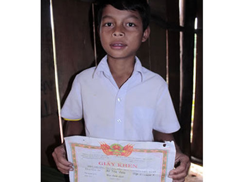 em_ho_van_dieu_va_giay_khen_hoc_sinh_gioi_lop_4_nam_2011_-_2012