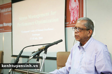 tien si Abhijit Gangopadhyay, hoc vien quoc te, sibme, sinh vien hoc vien quoc te