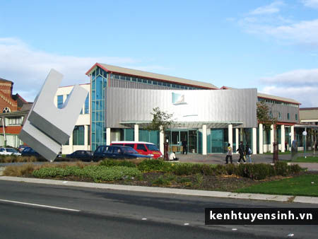 Cao dang quoc te Manukau Institute, dai hoc kinh te quoc te, du hoc sinh, hoc dai hoc, truong hoc than thien, du hoc new zealand