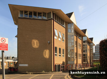 trường quốc tế Canterbury Christ Church du học anh