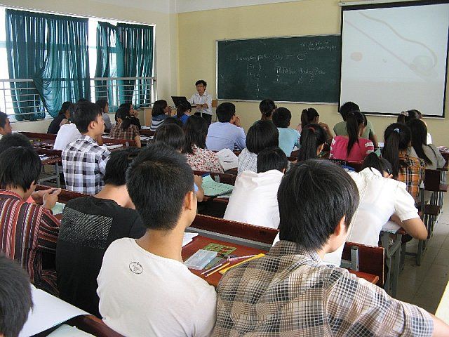 sinh_vien_truong_cong_lap sinh_vien_truong_cong_lap