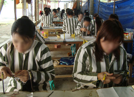 Nhung_nguoi_thay_mo_loi_ve_neo_thien_o_trai_giam