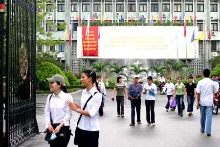 tuyen sinh 2011, xet tuyen, diem thi dai hoc 2011, dai hoc, cao dang, nguyen vong 2, can nhac, giay bao diem, hoc phi cao