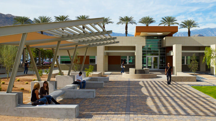 trường quốc tế College_of_the_Desert