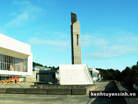 wales international study center, hoc vien quoc te anh, du hoc sinh quoc te, thong tin du hoc anh, thu tuc du hoc anh