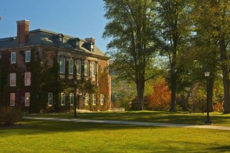 10 trường đại học cung cấp nhiều học bổng nhất cho sinh viên