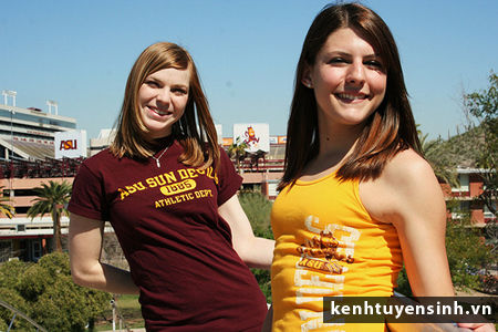 Sinh viên nữ thể hiện tốt ở các trường học dành riêng cho nữ