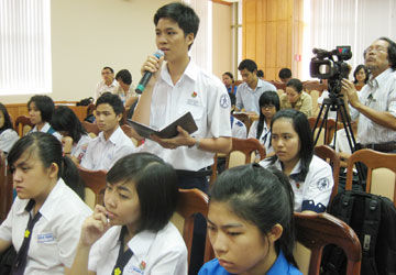 Chương trình học không sát với thực tế