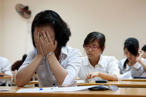 Những bi kịch với thi sinh bị sực ép quá lớn từ gia đình