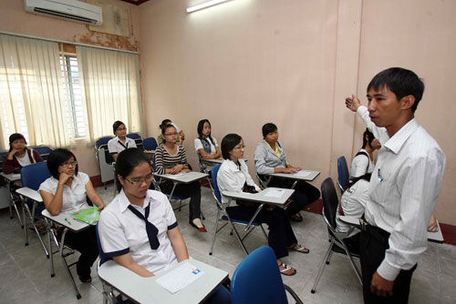 Miễn phí học sư phạm còn nhiều bất cập