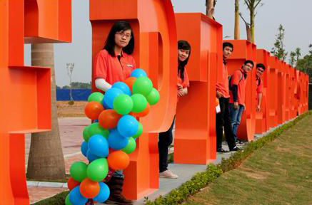 ĐH FPT đang vi phạm pháp luật vì thu học phí bằng USD