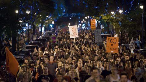 Biểu tính chống việc tăng học phí ở Canada