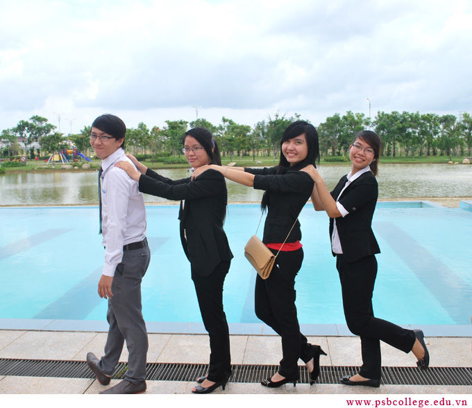 Sinh viên PSB tham quan học tập tại Becamex IDC Bình Dương