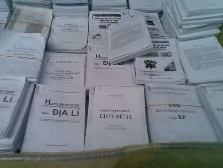 Tiêu huỷ hàng nghìn phao thi trước giờ G