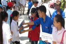 Mang cơm trưa tiếp sức đàn anh