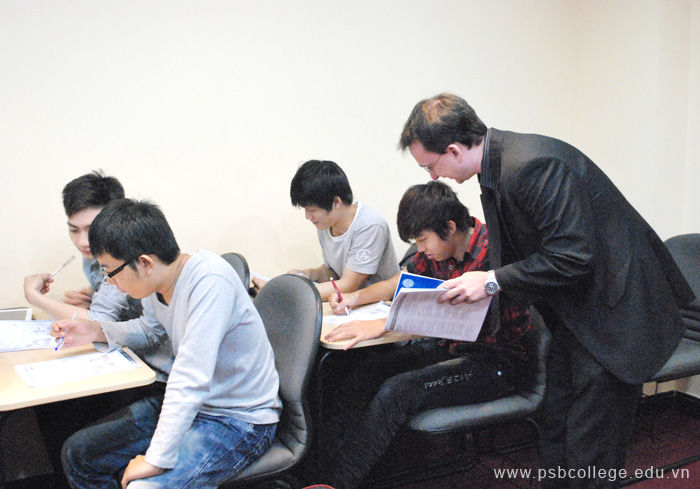 Học tiếng Anh trong môi trường quốc tế chuyên nghiệp