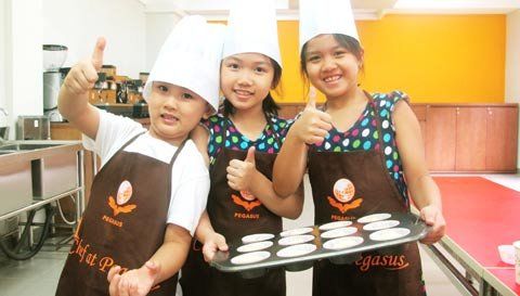 Hè 2012, học Tiếng Anh, làm đầu bếp nhí