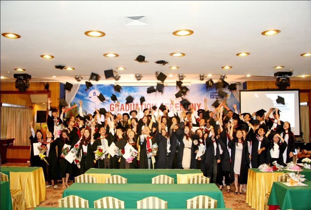 Học cử nhân quốc tế Anh Quốc tại Việt Nam