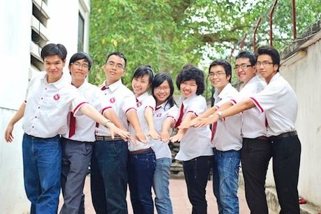 Ngoại thương chảnh: Do sinh viên hay do truyền thông?