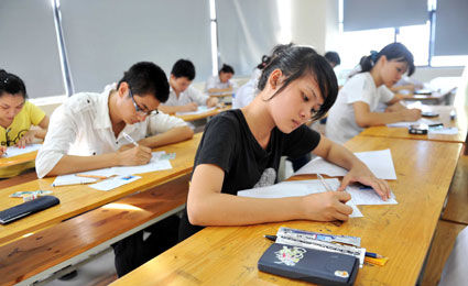 Hoàng Sa, Trường Sa vào đề thi