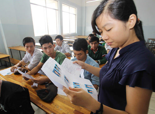 Đợt thi CĐ: Chỉ hơn 50% thí sinh đến làm thủ tục