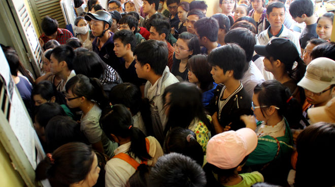 Thí sinh ồ ạt rút hồ sơ nguyện vọng 2 tại Đại học Sài gòn