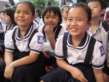 Dụng cụ học tập thông minh làm khó phụ huynh học sinh