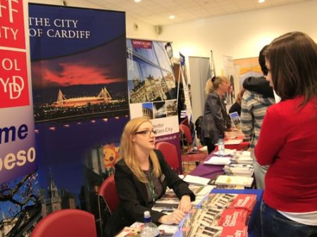 Để vượt trội ở đại học Anh Quốc