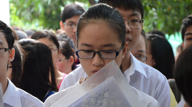 Tiền trường đua nhau tận thu