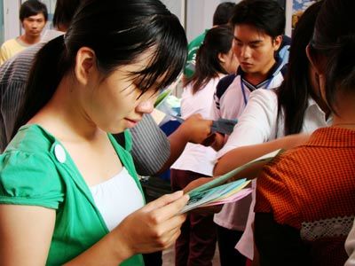 Sinh viên cần thận trọng với việc làm thêm