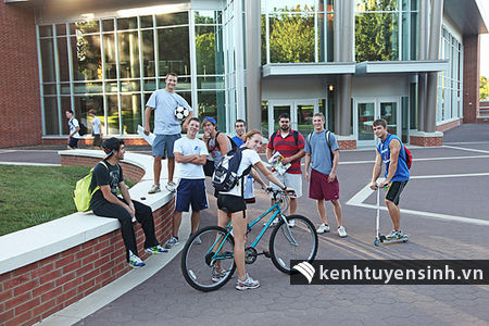 Du học sinh vất vả tìm việc