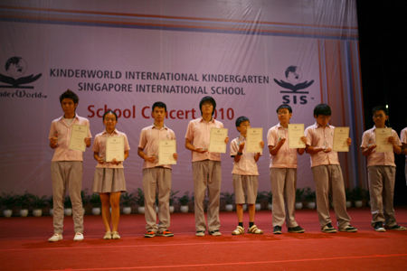 Phản hồi từ trường quốc tế Singapore về thắc mắc của phụ huynh