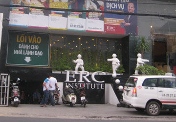 Trường quốc tế ERC trấn an học viên